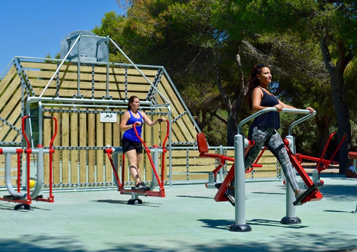 Holacamp Sitges Fun Hotel ภายนอก รูปภาพ