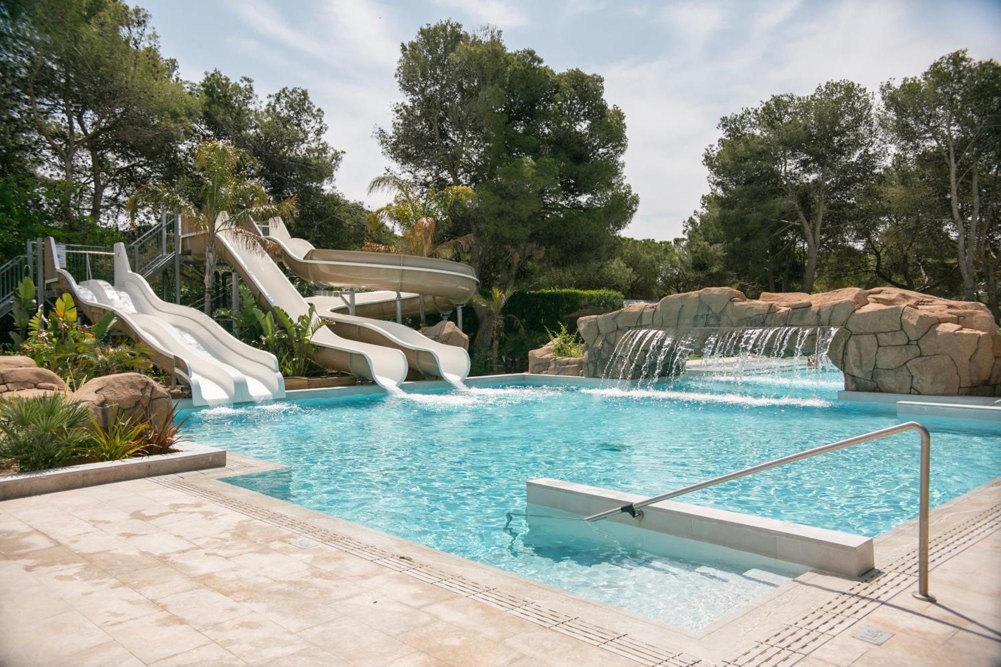 Holacamp Sitges Fun Hotel ภายนอก รูปภาพ
