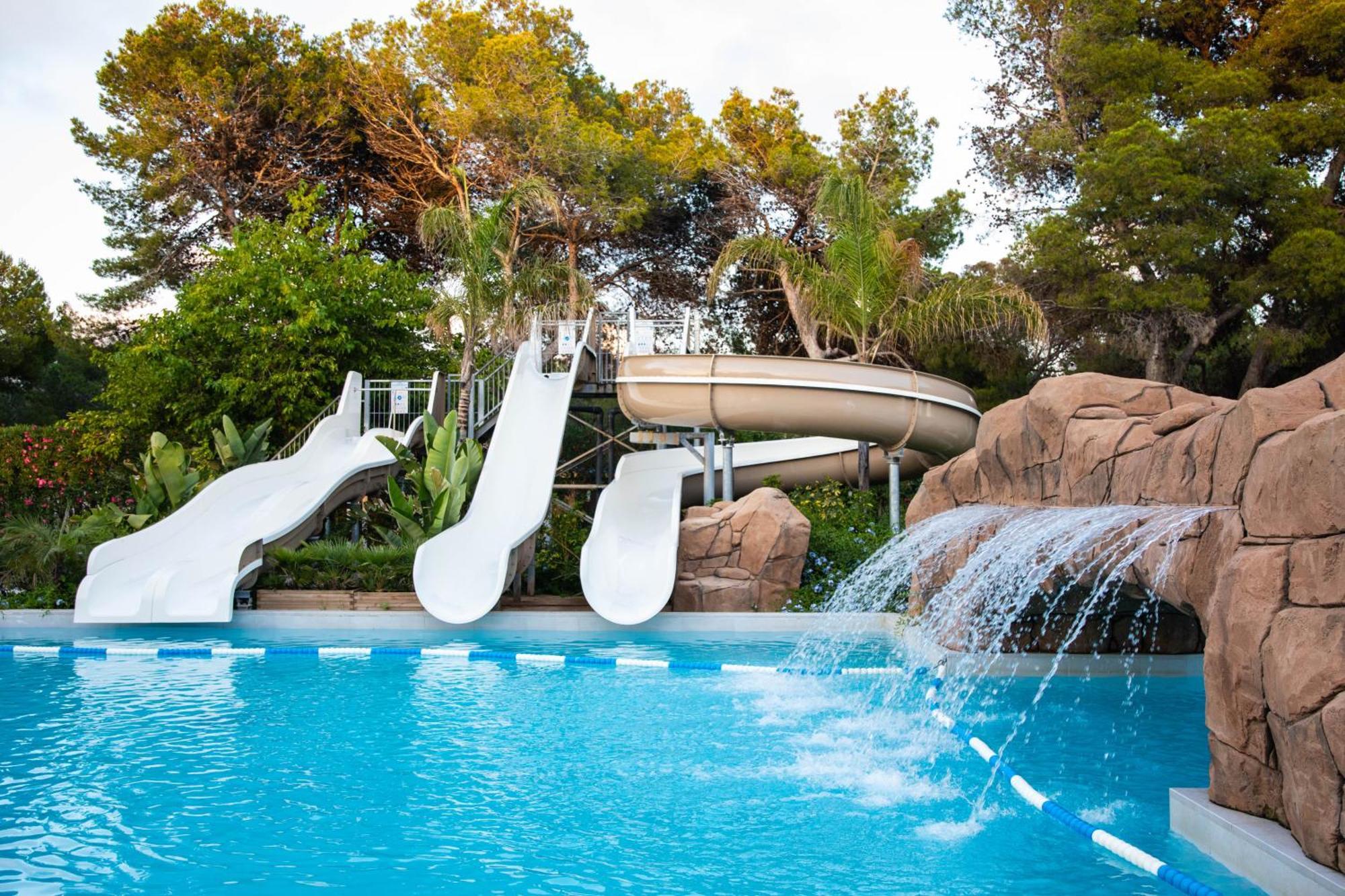 Holacamp Sitges Fun Hotel ภายนอก รูปภาพ