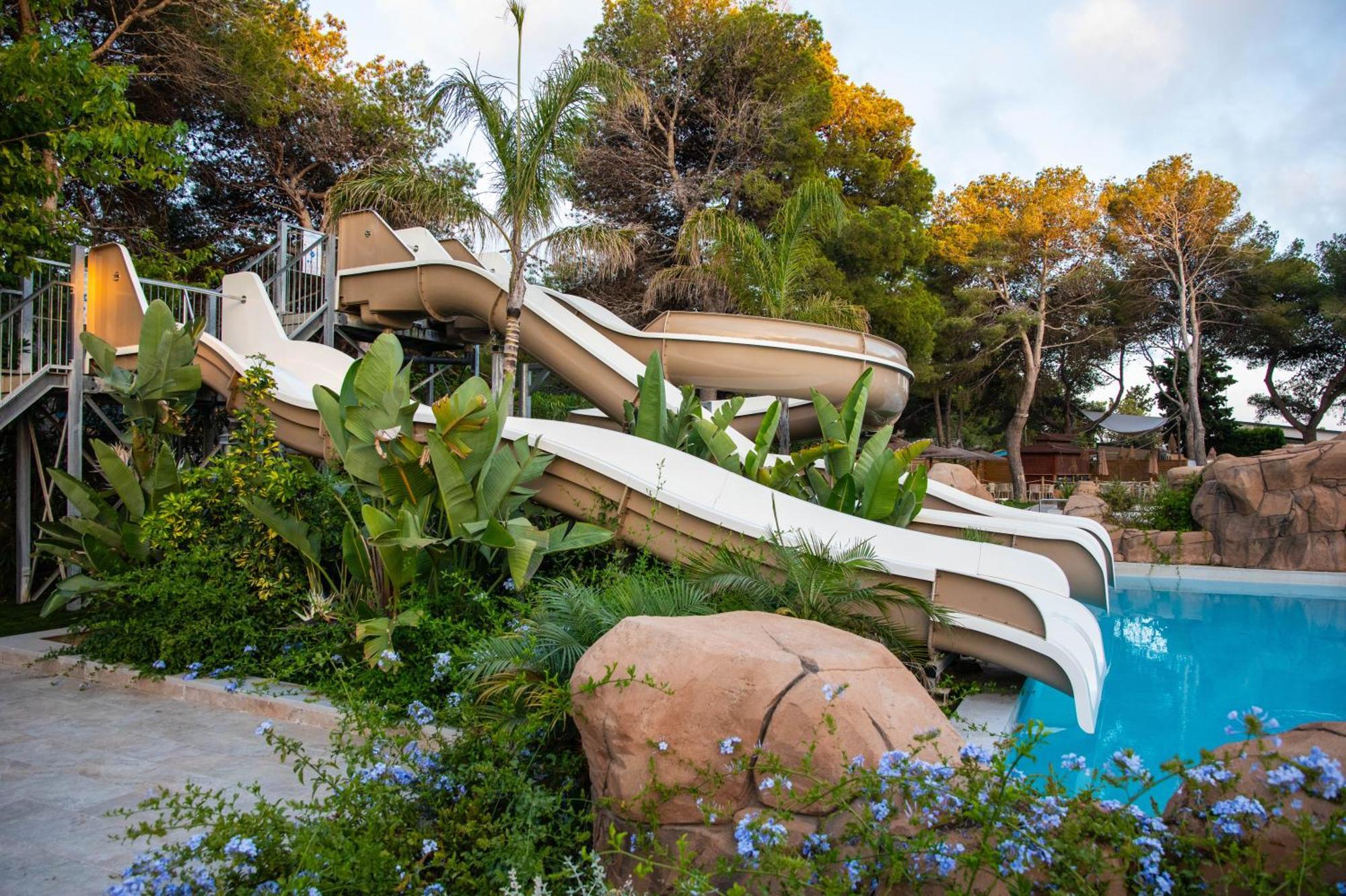 Holacamp Sitges Fun Hotel ภายนอก รูปภาพ
